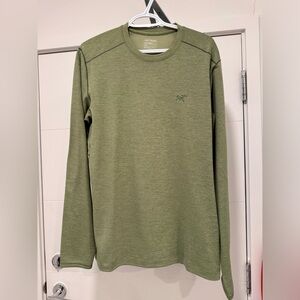 Arc’teryx MOTUS AR CREW NECK SHIRT LS MEN'S, like new, worn a couple times.
